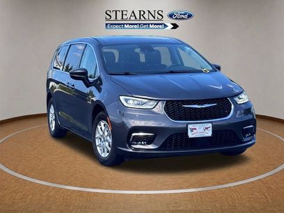 Used 2023 Chrysler Pacifica Touring-L
