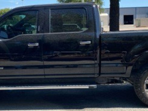 Used 2021 Ford F250 Lariat w/ Lariat Ultimate Package AWD/4WD image 4