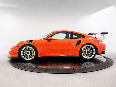 Used 2016 Porsche 911 GT3 RS RWD image 2