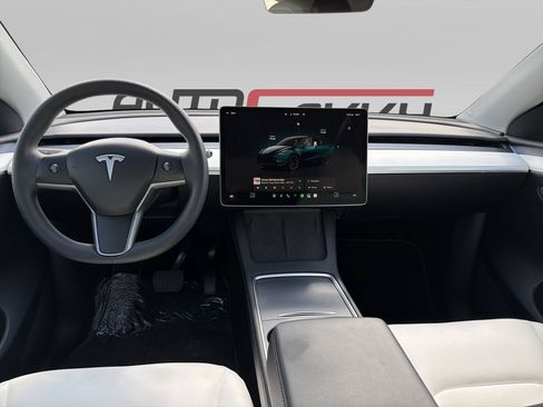 Used 2023 Tesla Model Y Long Range AWD/4WD image 17