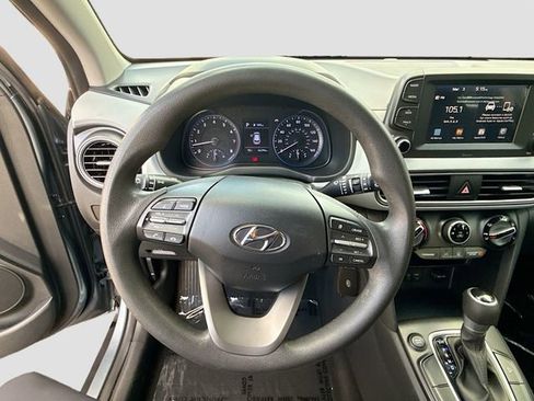 Used 2020 Hyundai Kona SE w/ Cargo Package image 11