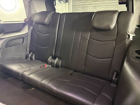 Used 2020 Cadillac Escalade Luxury AWD/4WD image 30