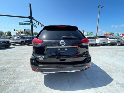 Used 2017 Nissan Rogue SV FWD image 13