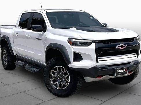 Used 2024 Chevrolet Colorado ZR2 w/ Safety Package AWD/4WD image 3