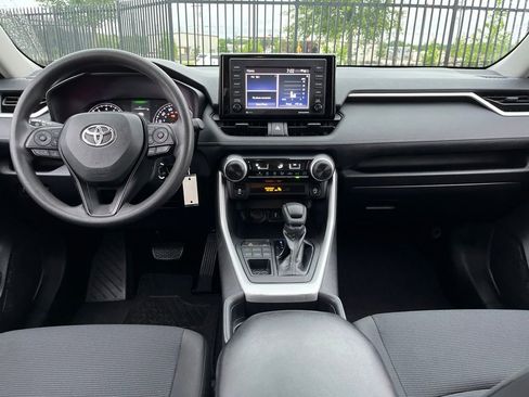 Used 2020 Toyota RAV4 LE AWD/4WD image 15