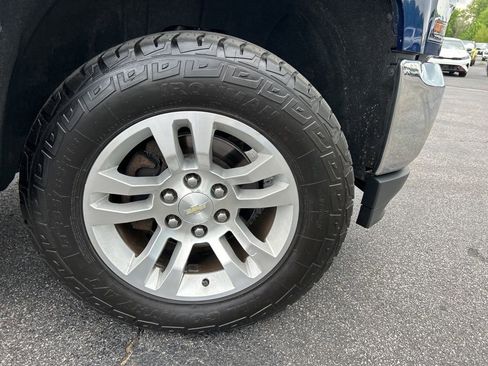 Used 2018 Chevrolet Silverado 1500 LT w/ LT Convenience Package AWD/4WD image 23