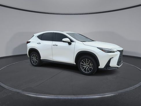 Used 2024 Lexus NX 250 FWD w/ Towing Package (2000 Lbs) image 2