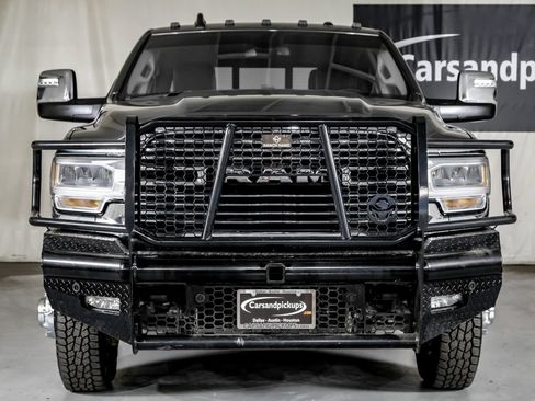 Used 2024 RAM 3500 Laramie AWD/4WD image 3