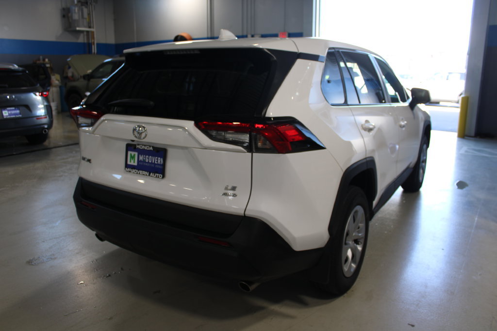 Used 2022 Toyota RAV4 LE AWD/4WD image 23