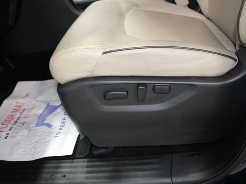 Used 2024 Nissan Armada SL w/ Captain's Chairs Package image 18