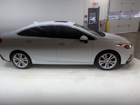 Used 2016 Chevrolet Cruze Premier image 5
