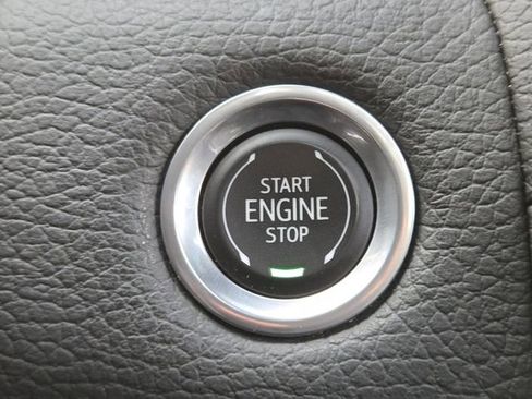 Used 2021 GMC Yukon Denali w/ Denali Ultimate Package image 16