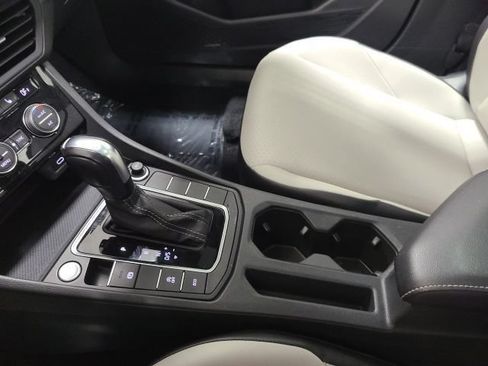 Used 2021 Volkswagen Jetta R-Line FWD image 31