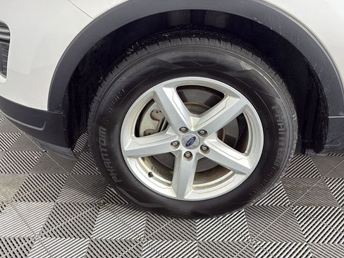 Used 2018 Ford Explorer XLT image 15