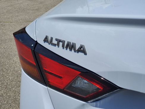 Used 2023 Nissan Altima 2.5 SR AWD/4WD image 7