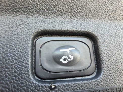 Used 2019 Ford Explorer XLT w/ Equipment Group 202A image 20