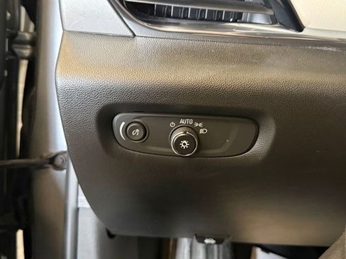 Used 2023 Chevrolet Traverse LS AWD/4WD image 18