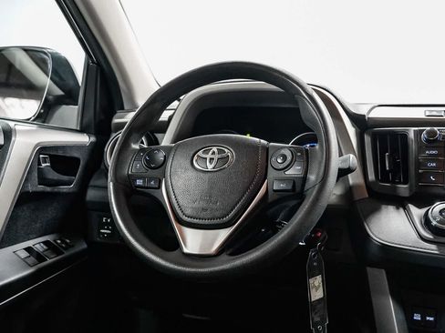 Used 2018 Toyota RAV4 LE w/ Carpet Mat Package FWD image 15