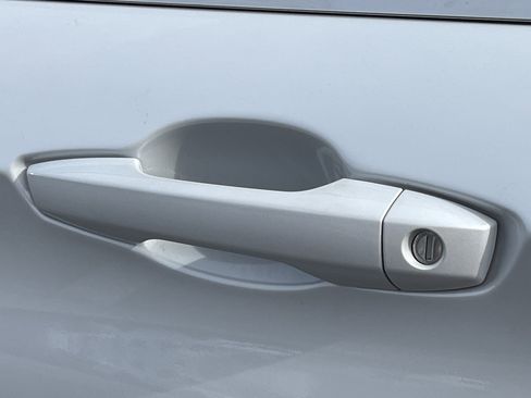 Used 2024 Mitsubishi Outlander ES image 28