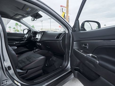 Used 2024 Mitsubishi Outlander Sport SE image 11