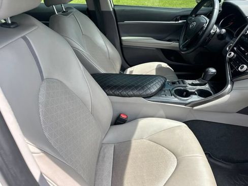 Used 2022 Toyota Camry XSE FWD image 27