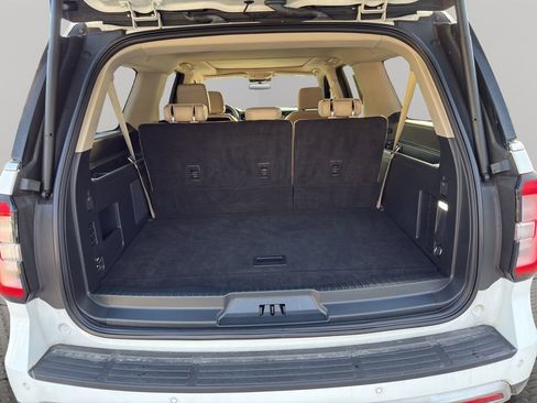 Used 2023 Ford Expedition Max Limited image 9