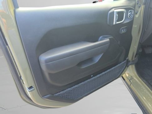 Used 2026 Jeep Wrangler Sport AWD/4WD image 13
