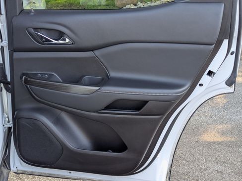 Used 2023 GMC Acadia SLT image 27