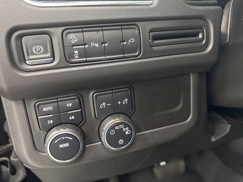 Used 2021 Chevrolet Tahoe Z71 image 12