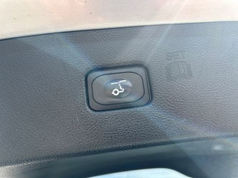 Used 2024 Ford Edge Titanium AWD/4WD image 18