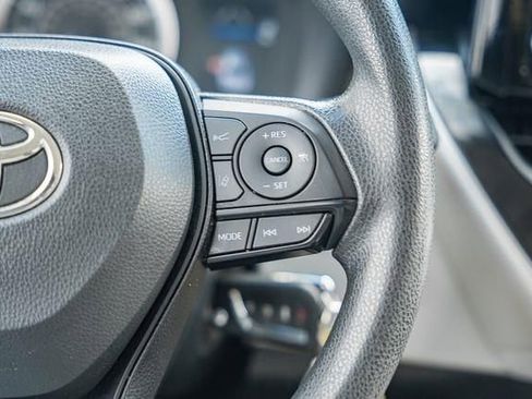 Used 2022 Toyota Corolla LE image 21