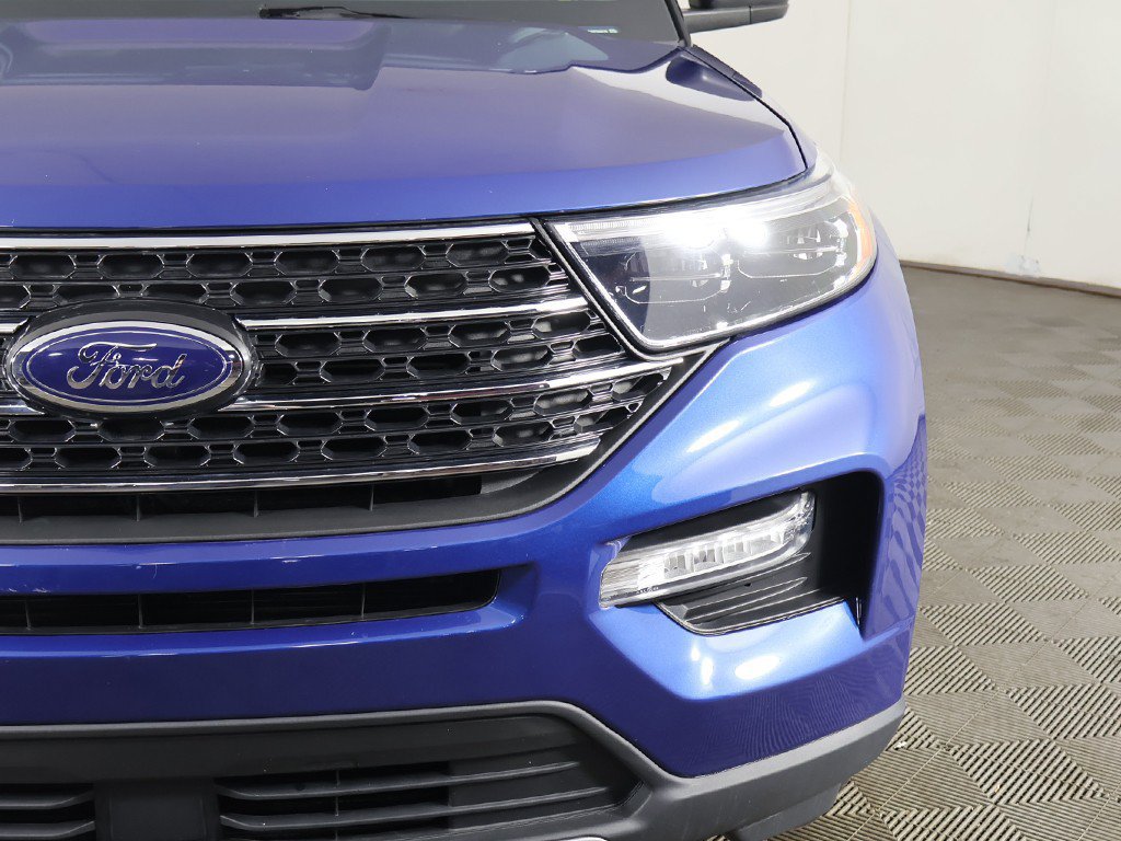 Used 2023 Ford Explorer XLT w/ Equipment Group 202A AWD/4WD image 14