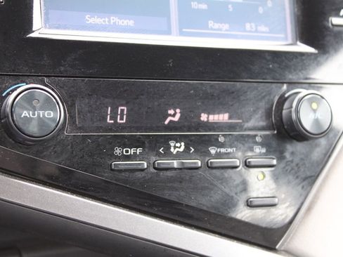 Used 2019 Toyota Camry SE image 35