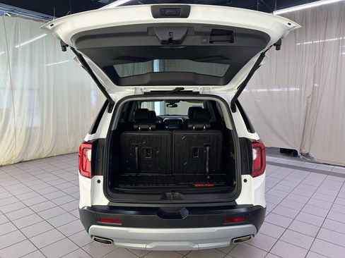 Used 2023 GMC Acadia SLT w/ Preferred Package FWD image 8