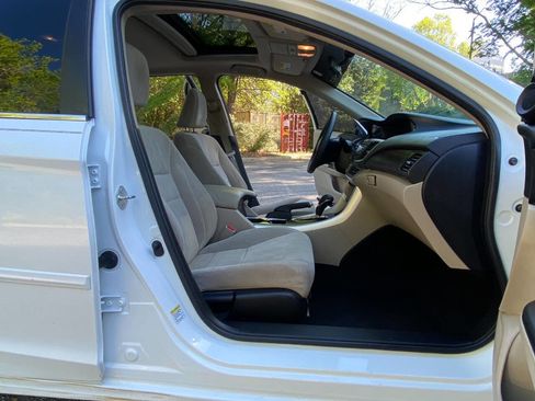 Used 2013 Honda Accord EX image 48
