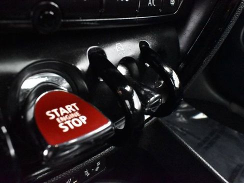 Used 2017 MINI Cooper Clubman ALL4 w/ Premium Package AWD/4WD image 13