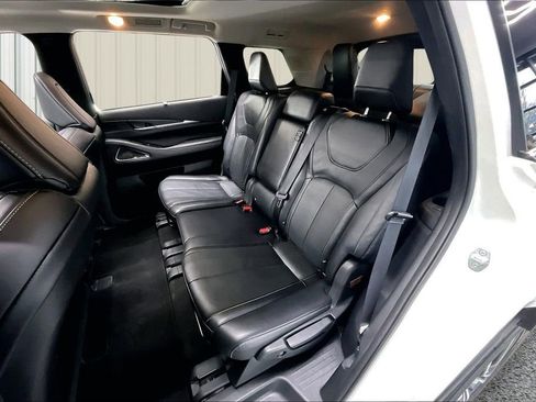 Used 2023 INFINITI QX60 Sensory w/ Vision Package AWD/4WD image 22