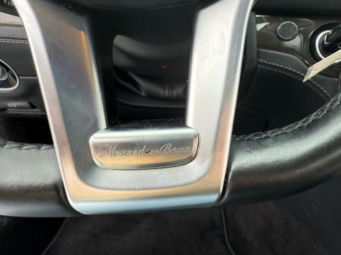 Used 2013 Mercedes-Benz SL 550 image 17