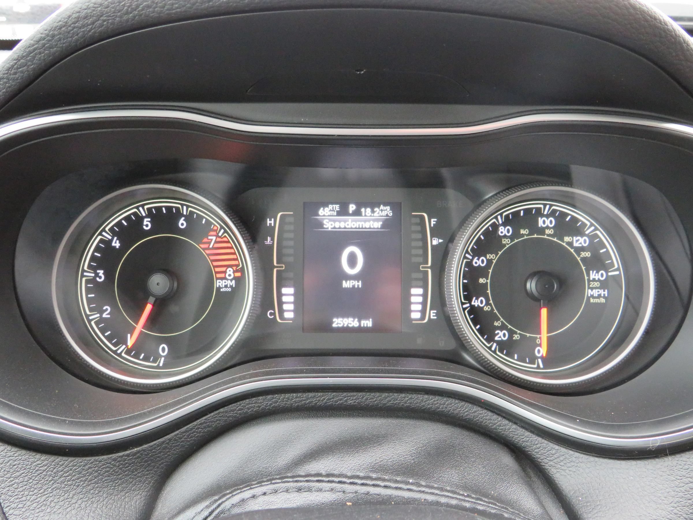 Used 2019 Jeep Cherokee Latitude w/ Popular Appearance Group FWD image 14