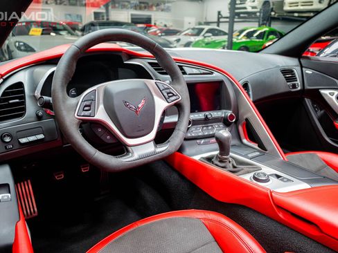 Used 2019 Chevrolet Corvette Stingray Coupe RWD image 17