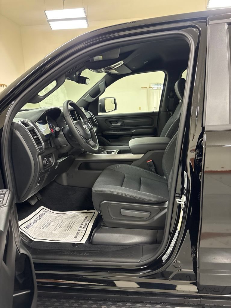 New 2026 RAM 1500 Express AWD/4WD image 10