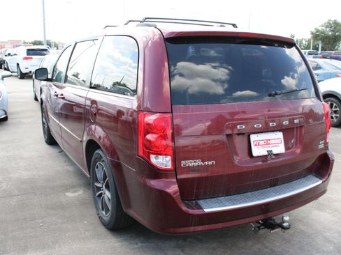 Used 2017 Dodge Grand Caravan SXT FWD image 6