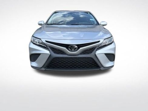 Used 2020 Toyota Camry SE FWD image 8