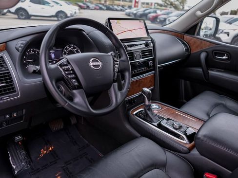 Used 2024 Nissan Armada SL w/ Captain's Chairs Package image 8
