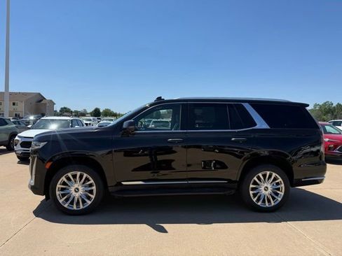 Used 2021 Cadillac Escalade Premium Luxury AWD/4WD image 6
