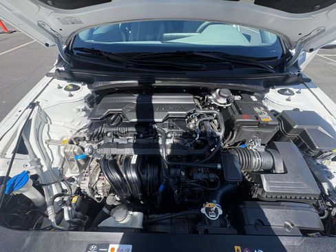 Used 2025 Hyundai Elantra SEL FWD image 33