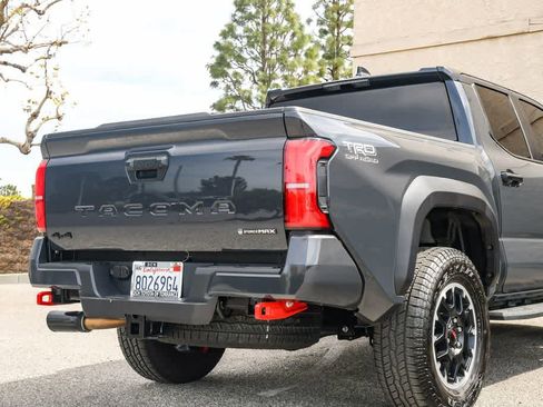 Used 2025 Toyota Tacoma TRD Off-Road image 6