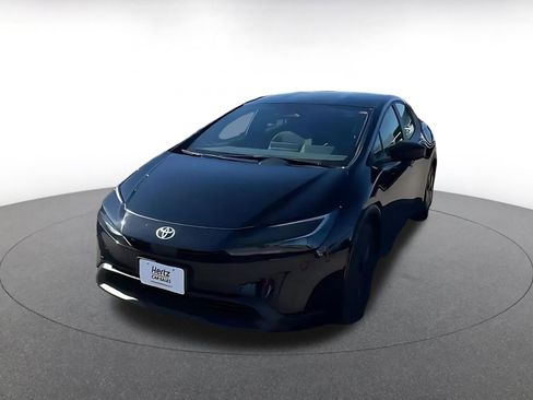 Used 2025 Toyota Prius LE image 4