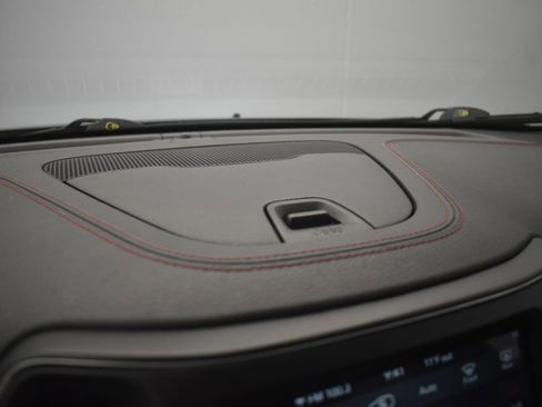 Used 2019 Jeep Cherokee Trailhawk w/ Cold Weather Group image 43