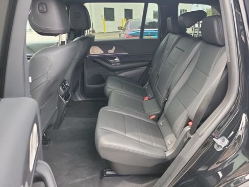 Used 2025 Mercedes-Benz GLS 450 4MATIC image 17